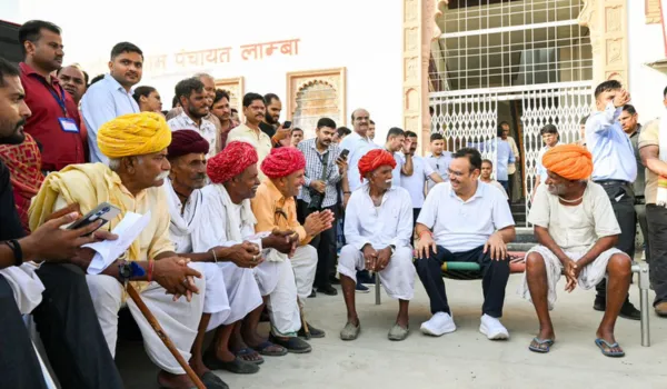 मुख्यमंत्री ने रात्रि चौपाल में घोषणाएं कीं और अगले दिन जारी हुए आदेश