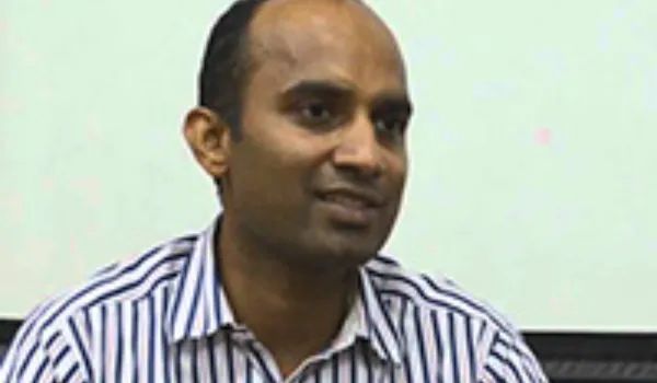 सचिव अम्बरीश कुमार जमानती वारंट से तलब