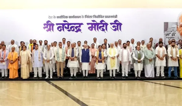 जनादेश से जनविश्वास तक मोदी