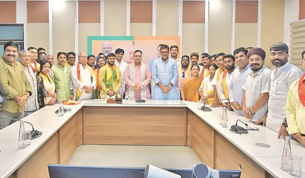 भवानीपुर फतह करने वाले बीजेपी कार्यकर्ताओं ने की CM से मुलाकात