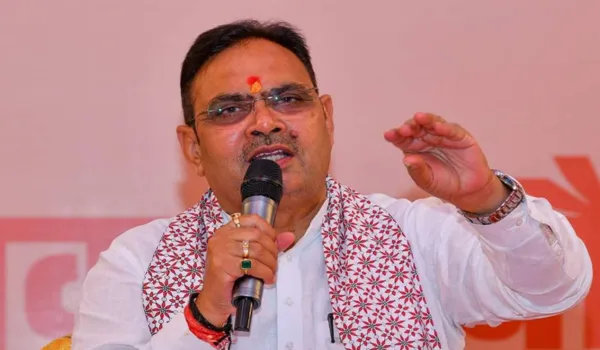अफसरों को सीएम की दो टूक मेरे कैमरे से कोई नहीं बचता