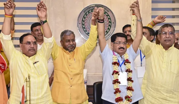 झारखंड में उलटफेर... NDA समर्थित निर्दलीय परिमल नाथवानी विजयी
