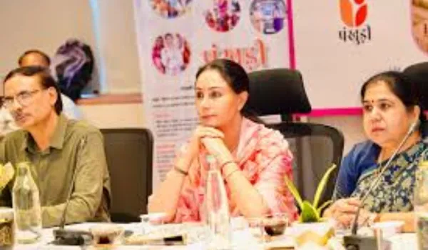 जर्जर व किराए के भवनों में संचालित केंद्र बनेंगे 'स्मार्ट प्ले स्कूल'