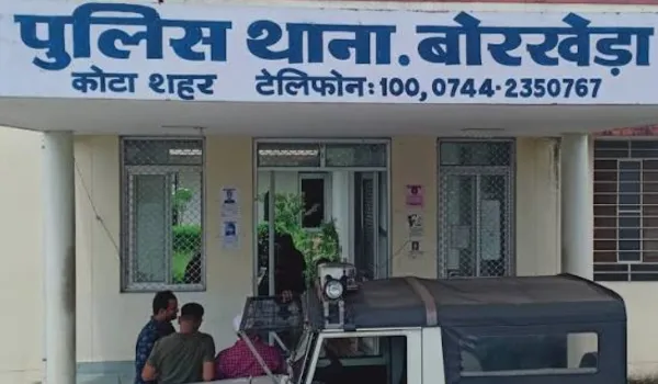 चोरी की कोशिश, बर्खास्त कांस्टेबल सहित दो अरेस्ट