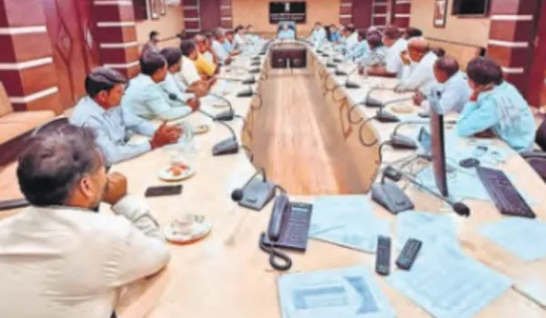 सफाई कर्मचारियों की हड़ताल दूसरे दिन भी जारी