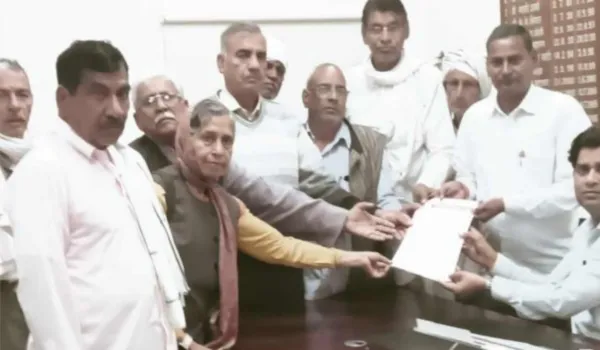 भारतीय किसान संघ ने उठाई मांग ERCP में बांधों को जोड़ने की मांग, CM के नाम कलेक्टर को सौंपा ज्ञापन