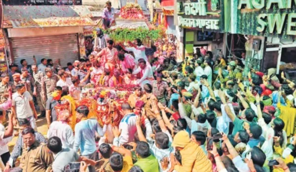 मुख्य मेले में उमड़े श्रद्धालु, आज समापन भक्तों को दर्शन देने चांदी के रथ पर निकले बाबा श्याम सरकार