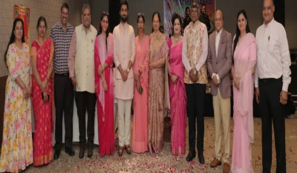 होली के गीतों पर नृत्य के साथ हाउजी और अंताक्षरी का रंग