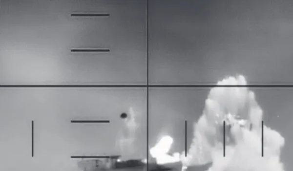 हिंद महासागर में महाघात... 80 नौसैनिकों की मौत... 32 का रेस्क्यू