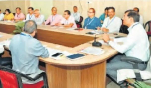 शासन सचिव डॉ. समित शर्मा ने दिए योजनाओं की प्रगति के निर्देश