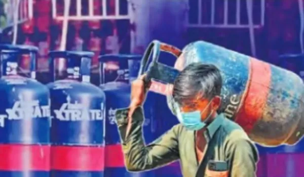 कमर्शियल गैस सिलेंडर की सप्लाई पर अघोषित रोक !