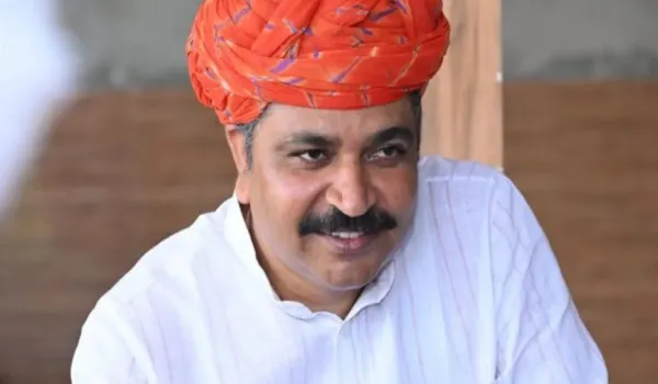 मंत्री का लहजा 'स्तरहीन', 'दिल्ली दरबार का एक्सटेंशन काउंटर बनी प्रदेश सरकार'