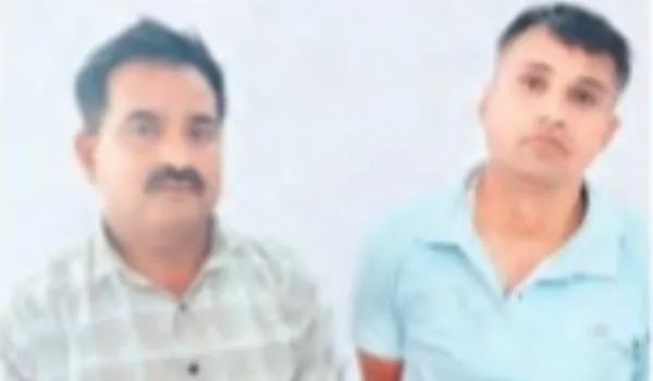 मांडवा थानाधिकारी और कांस्टेबल 8 लाख रिश्वत लेते रंगे हाथों गिरफ्तार