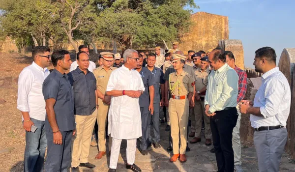 राज्यपाल माथुर ने किया गागरोन दुर्ग का भ्रमण