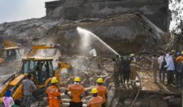 कोल्ड स्टोरेज ढहा, 4 की मौत