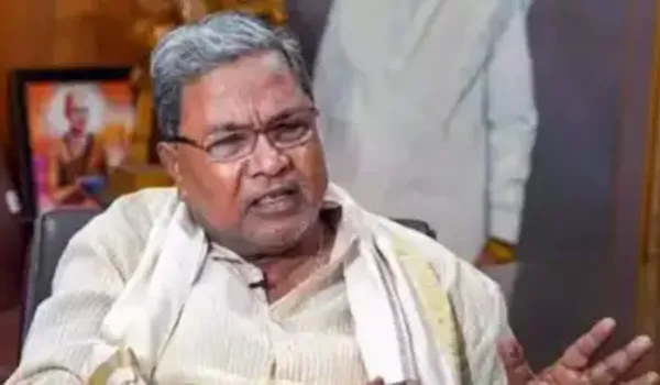 आरक्षण की पचास प्रतिशत सीमा हटाई जाए: सिद्धारमैया