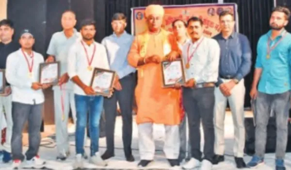 कुरीतियां दूर कर समाज के उत्थान में सहयोग का आह्वान