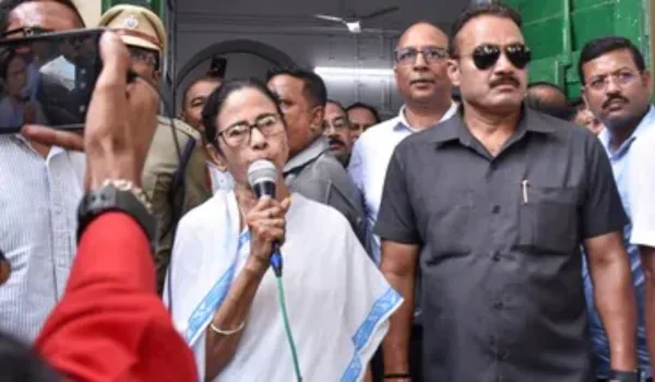 दंगे भड़काने वाले बंगाल के दुश्मनः ममता
