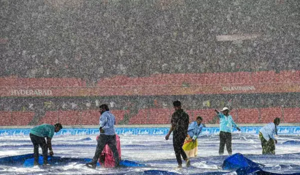 बारिश की भेंट चढ़ा मैच, सनराइजर्स हैदराबाद प्ले ऑफ की दौड़ से बाहर