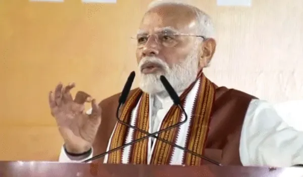 प्रधानमंत्री मोदी ने अफसरों को कहा अलर्ट रहें