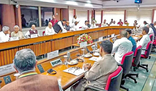 आतंकवाद के खिलाफ एकजुट है देश