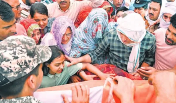 बेटी बोली... फौजी बनकर मैं अपने पापा का बदला लूंगी