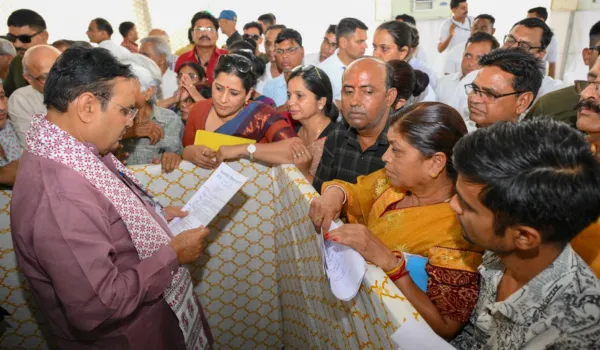 'परिवेदनाओं के निस्तारण में किसी भी प्रकार की कोताही बर्दाश्त नहीं'