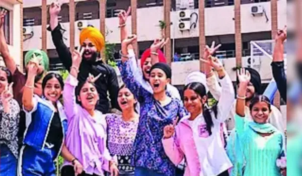 लड़कियों ने मारी बाजी