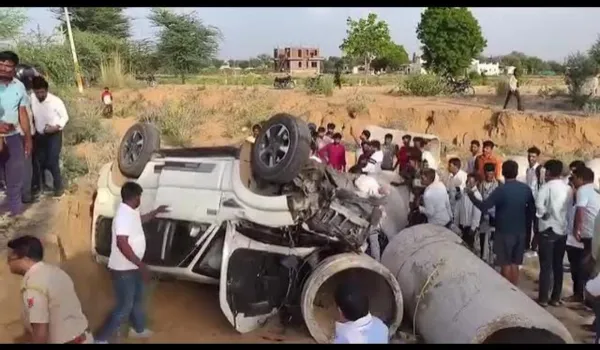 स्कॉर्पियो की टक्कर से पिता-पुत्र समेत 4 की मौत
