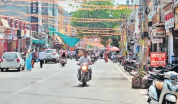सरहदी जिलों में पटरी पर लौटी जिंदगी, स्कूल व बाजार खुले