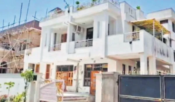 चाय में नशीला पदार्थ मिलाकर लूटे लाखों के जेवर और नकदी