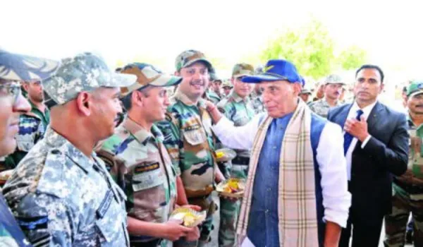 पाक को आर्थिक मदद आतंकी फंडिंग से कम नहीं: राजनाथ