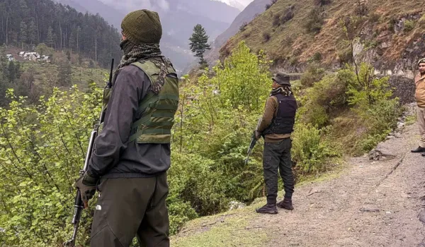 दो आतंकी ढेर... सेना का एक जवान शहीद