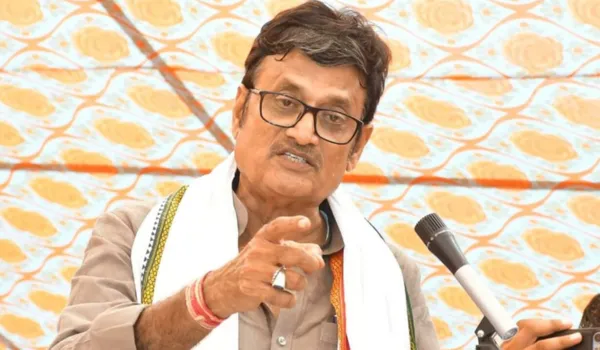 राजेंद्र राठौड़ ने कांग्रेस पर अंग्रेजों की नीति अपनाने का आरोप लगाया