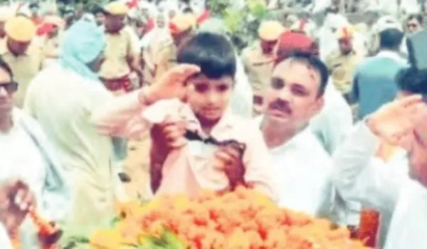 सादुलपुर के लाड़ले को नम आंखों से दी विदाई