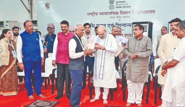 कोई भी जनता व सीमा के साथ छेड़खानी नहीं कर सकता: शाह