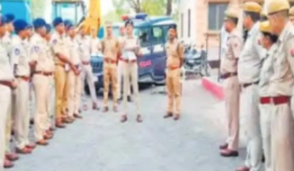बजरी माफियाओं के खिलाफ चलाया अभियान, 25 टीमें कर रही सर्च