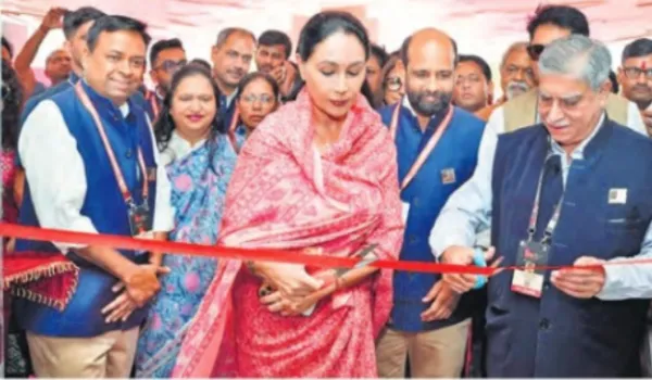 डिजाइन परंपरा को नवाचार से जोड़ने का एक माध्यम