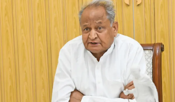 अशोक गहलोत ने उठाई हज यात्रियों की वीजा समस्या