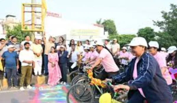 साइकिल रैली को दिखाई झंडी