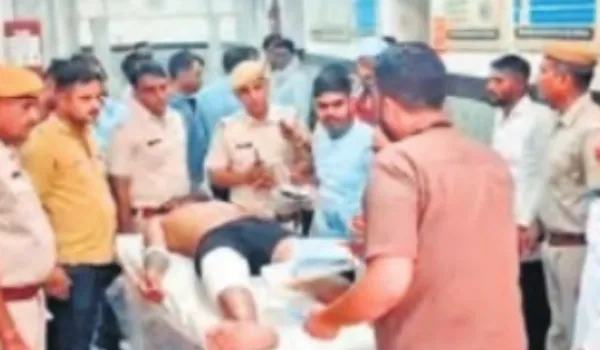 कांग्रेस नेता के घर पर ताबड़तोड़ फायरिंग, पुलिस मुठभेड़ में बदमाश घायल