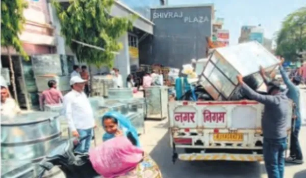 निगम का बुलडोजर एक्शन, 7 केंटर सामान जब्त