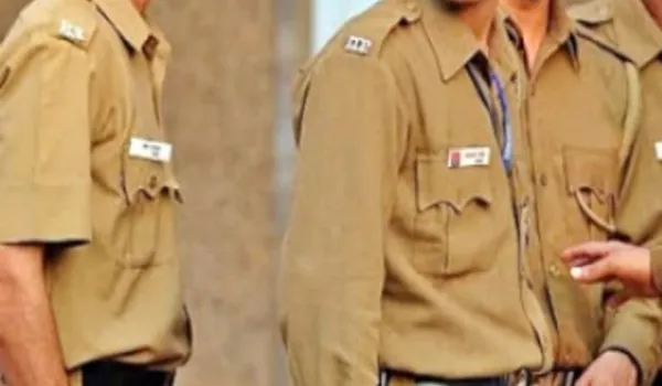 होमगार्ड जवान समेत तीन आरोपी 'बापर्दा' गिरफ्तार
