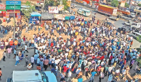 हर दिल दर्द से रोया, आंख से बरसे आंसू