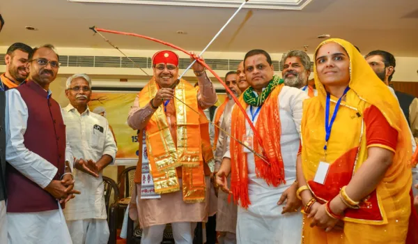 हर पीढ़ी तक पहुंचे बिरसा मुंडा का योगदान : सीएम