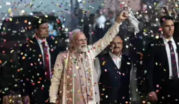 पीएम मोदी ने लहराया गमछा भाजपा बनी सबसे बड़ी पार्टी