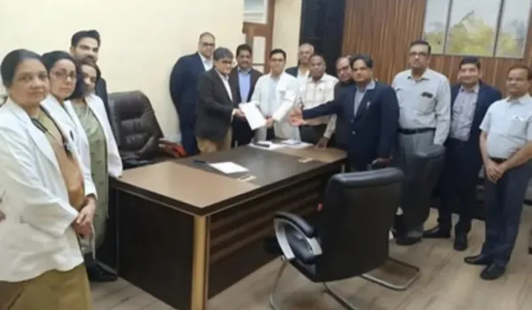 वर्चस्व की आड़ में बिगड़ रही अस्पतालों में स्वास्थ्य व्यवस्थाएं