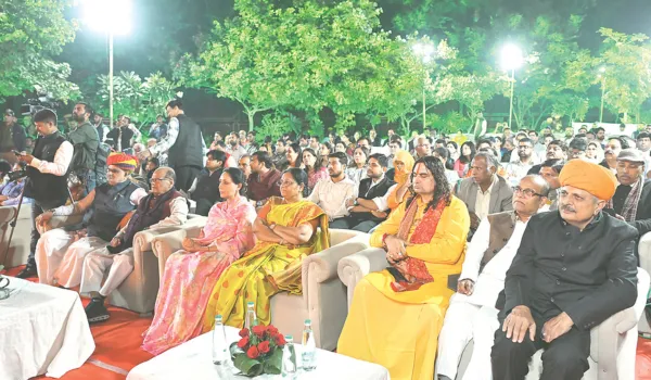 पिंकसिटी के स्टेच्यू सर्किल पर संस्कृति का संगम... कलाकारों ने बांधा समां