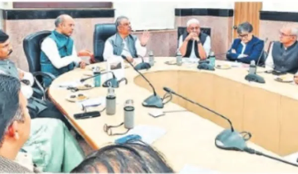 बैकफुट पर सरकार... सुझावों के लिए कमेटी का किया गठन