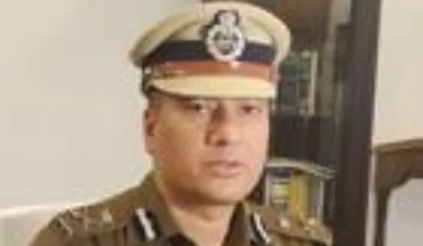 बद‌माशों से छह पिस्टल, तीन देशी कट्टे और 57 कारतूस किए बरामद